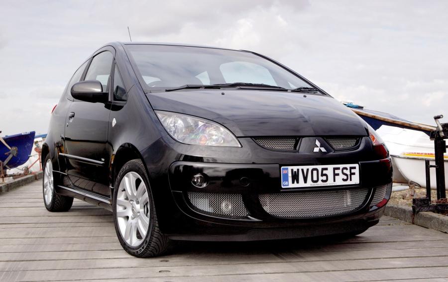  Mitsubishi Colt CZT 2005 года  (фото 14 из 31)
